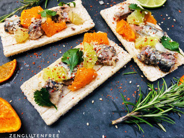 Ceci est une photographie de tartines apéritives sardines-agrumes sans gluten-zenglutenfree