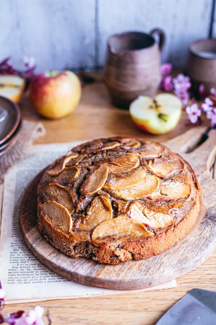 Ceci est une photographie de gâteau aux pommes sans gluten ni lactose-zenglutenfree