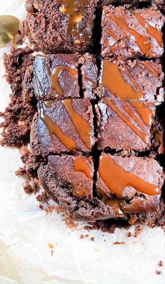 Ceci est une photographie de brownie chocolat cacahuète sans gluten sans œufs et sans lactose-zenglutenfree