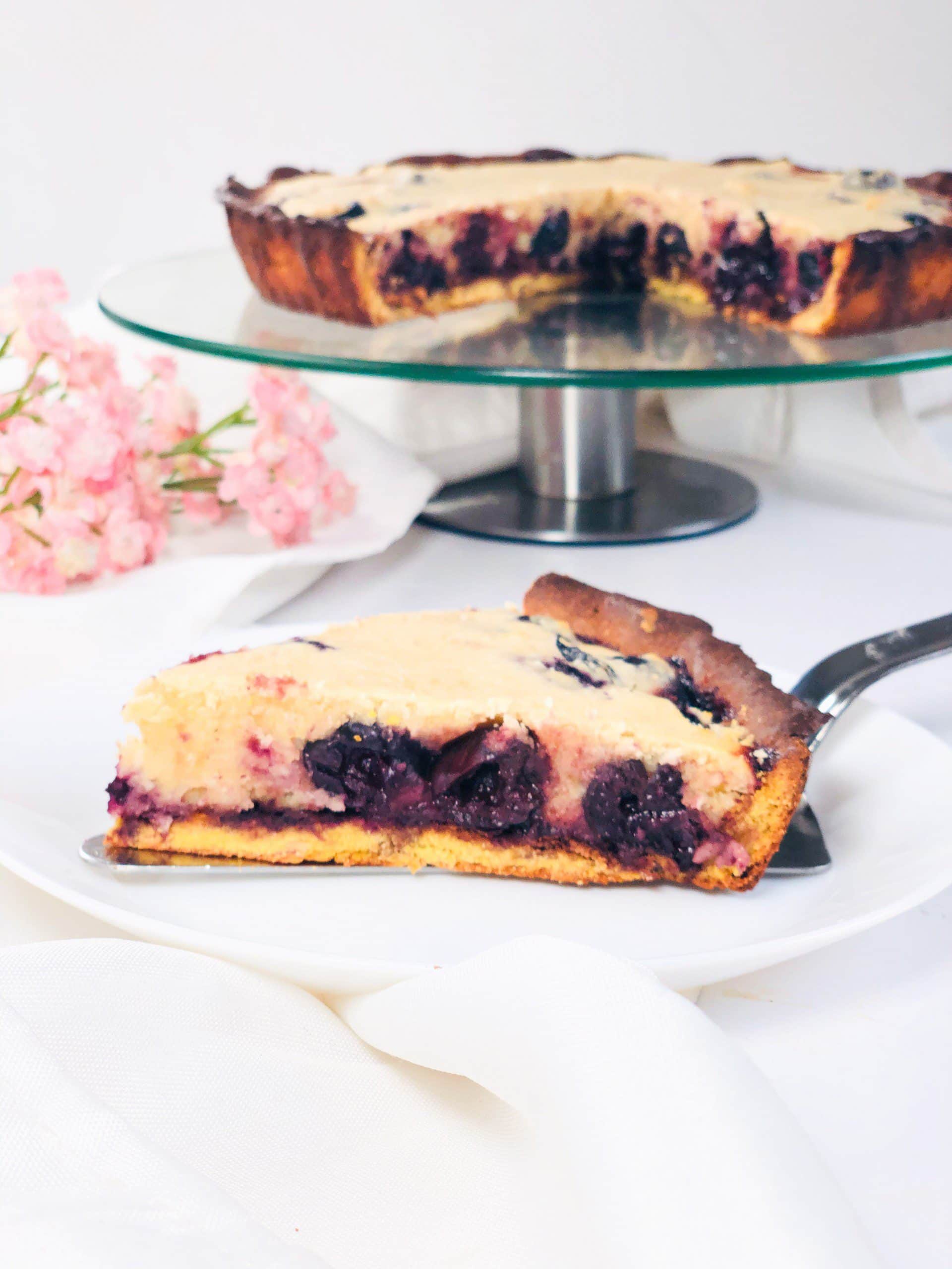 Ceci est une photographie de tarte à la cerise sans gluten