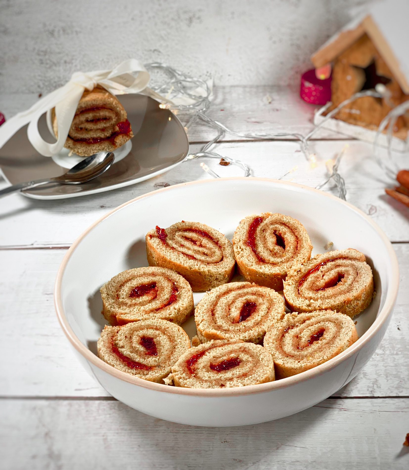 G&eacute;noise sans gluten au sarrasin roul&eacute;e dans un torchon humide pour b&ucirc;che de No&euml;l