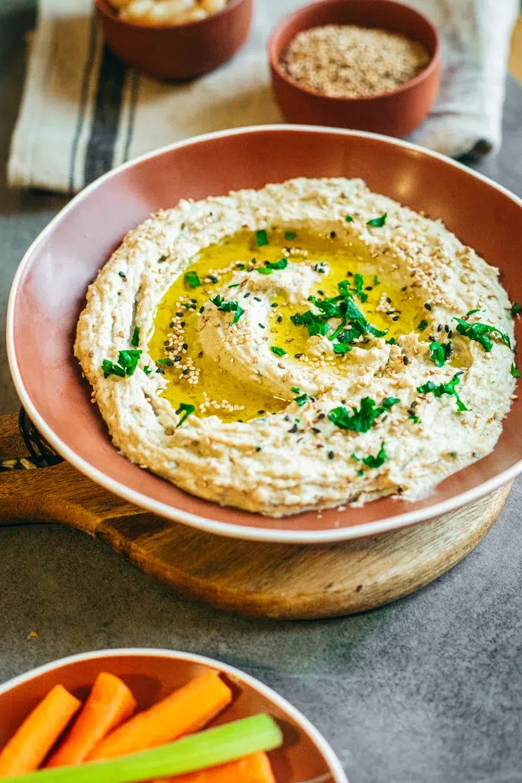 Ceci est une photographie de houmous d’haricots blancs-zenglutenfree