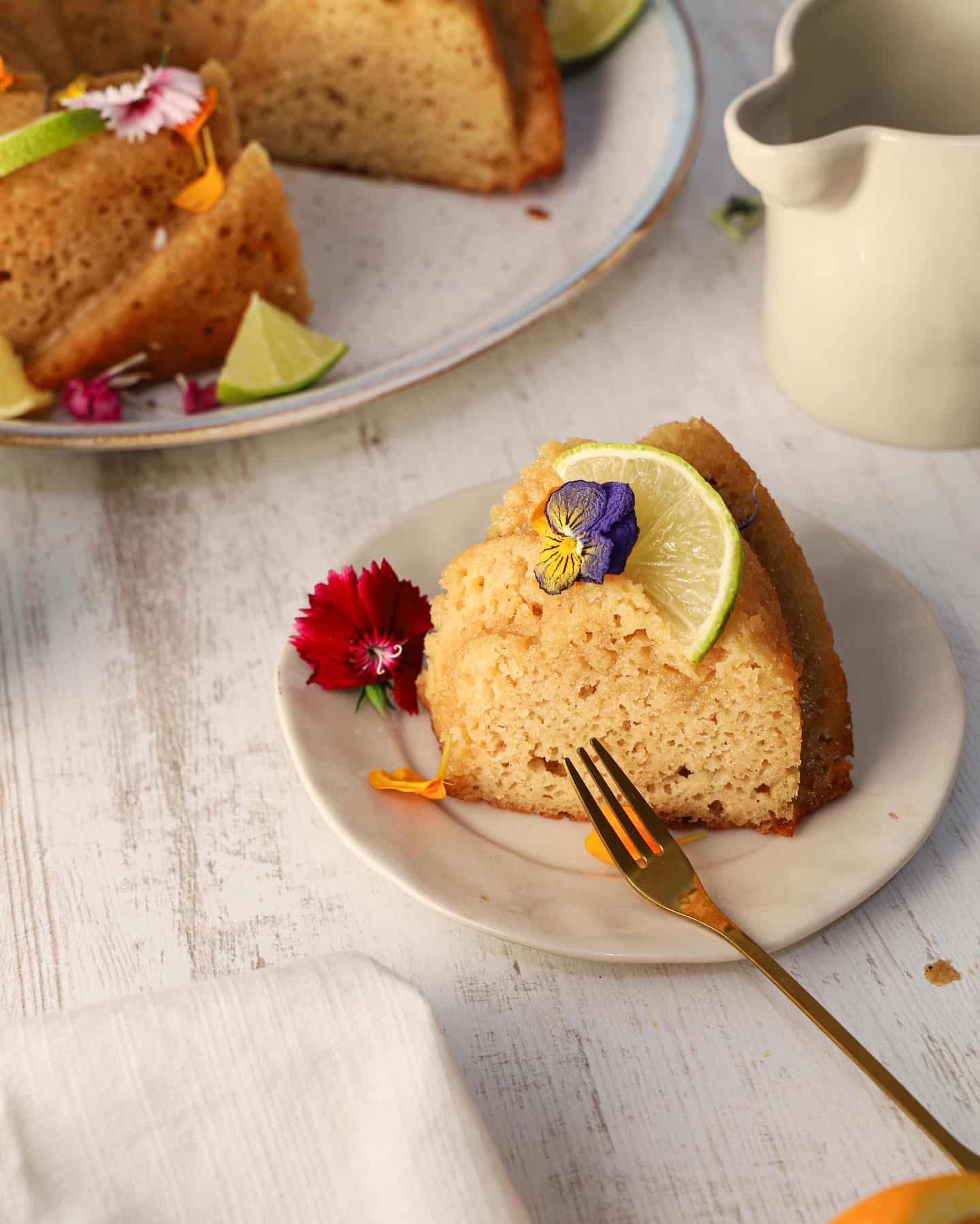 Ceci est une photographie de moelleux au citron sans gluten sans lactose