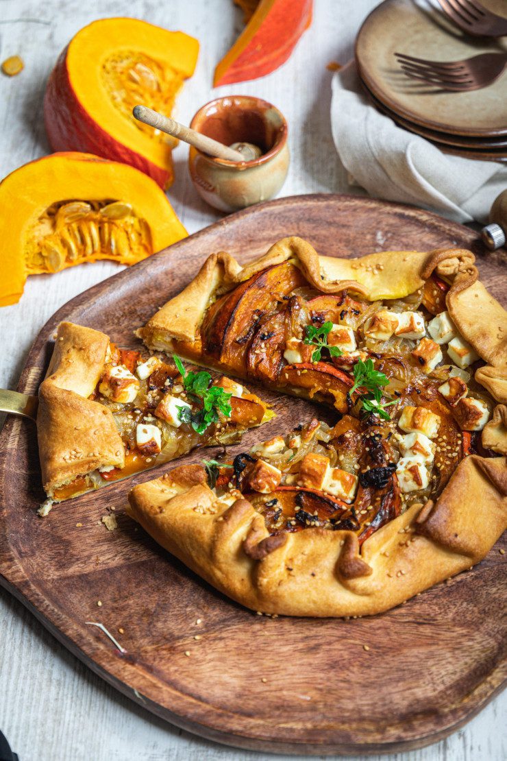 Ceci est une photographie de tarte potimarron oignons caramélisés sans gluten-zenglutenfree