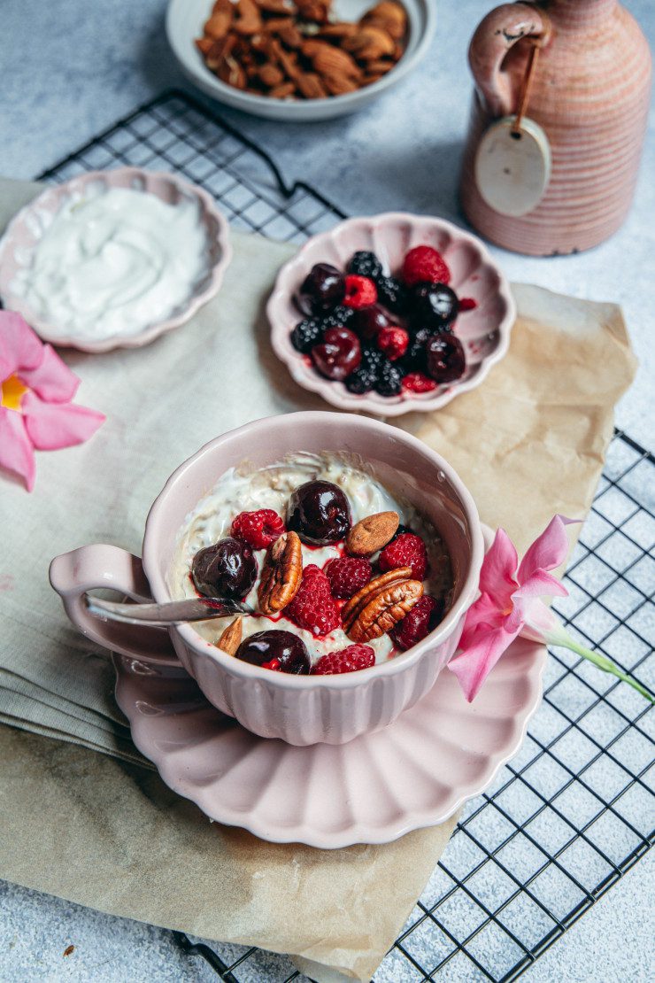 Ceci est une photographie de overnight pudding , petit déjeuner végétal sans gluten et sain-zenglutenfree
