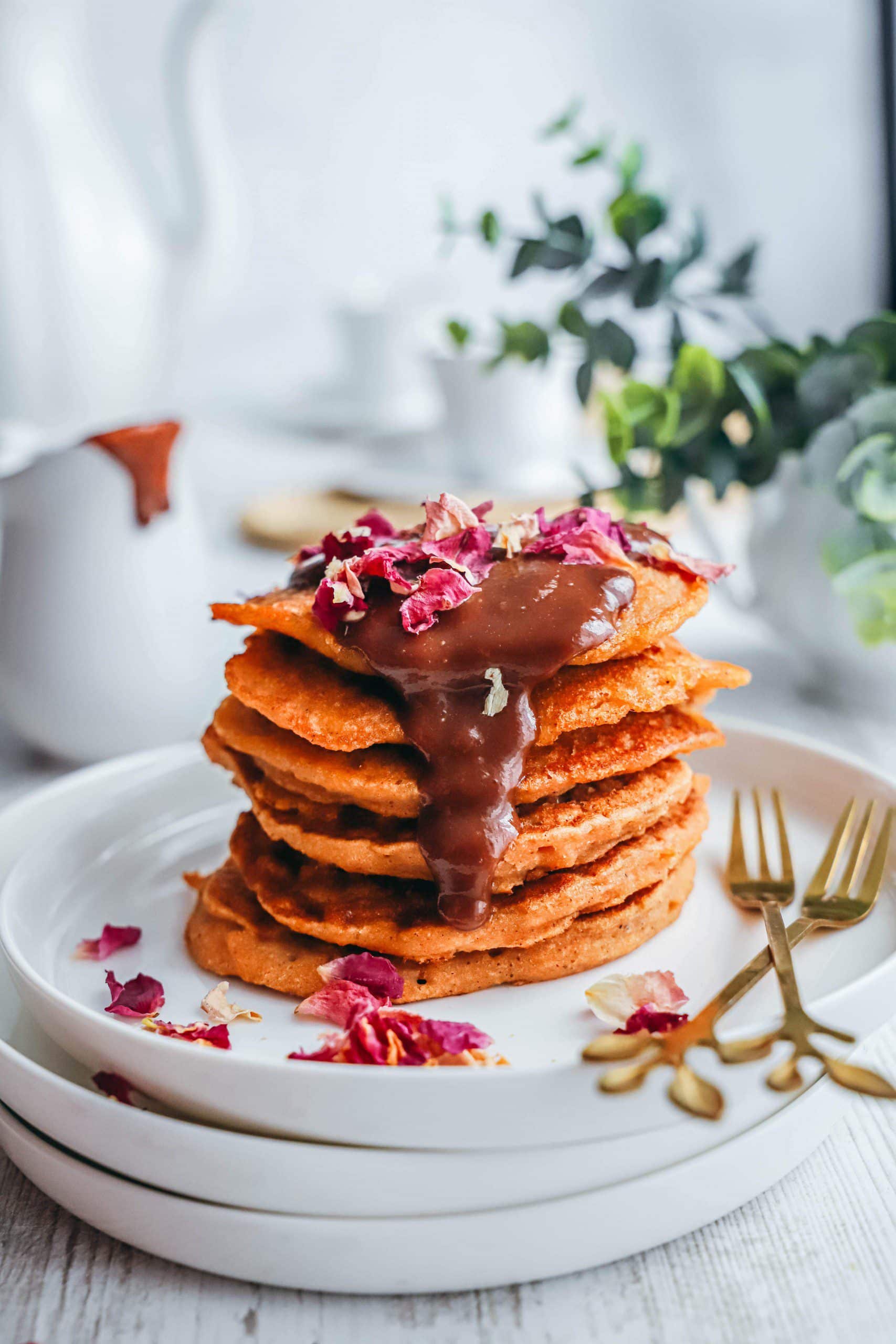 Ceci est une photographie de pancakes à la patate douce -zenglutenfree