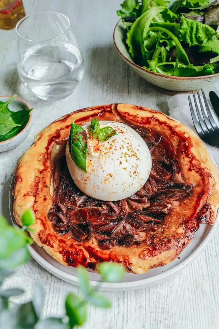 Ceci est une photographie de tarte tatin aux échalotes-Zenglutenfree