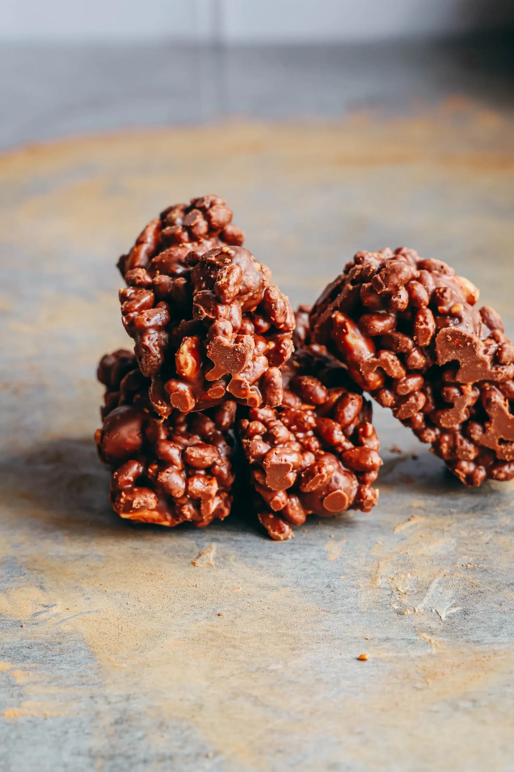 ceci est une photographie de barres de riz soufflé au chocolat