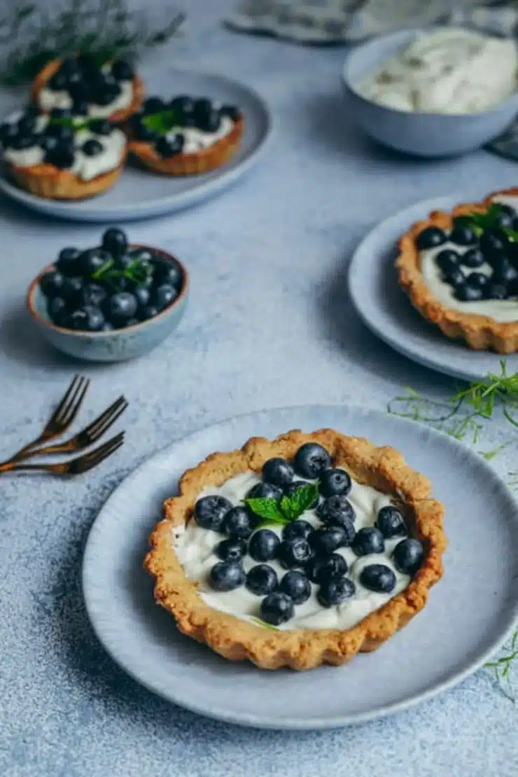 Ceci est une photographie de tartelettes aux myrtilles sans gluten-zenglutenfree