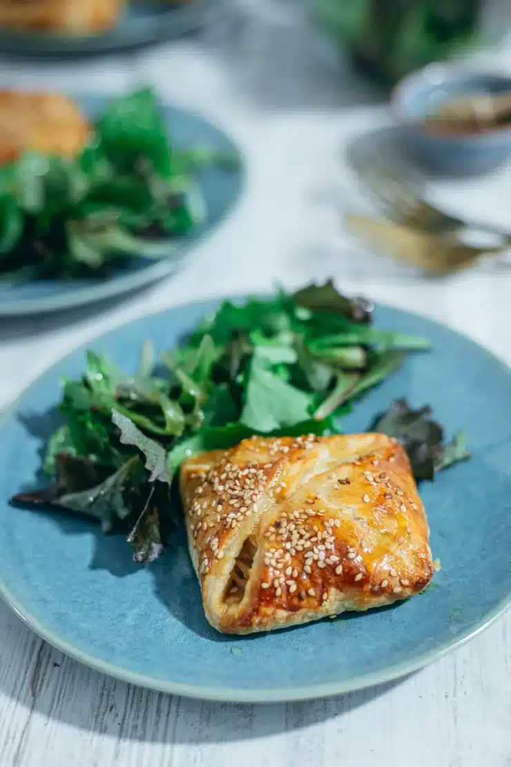 Ceci est une photographie de feuilletés poireau chèvre miel-zenglutenfree.