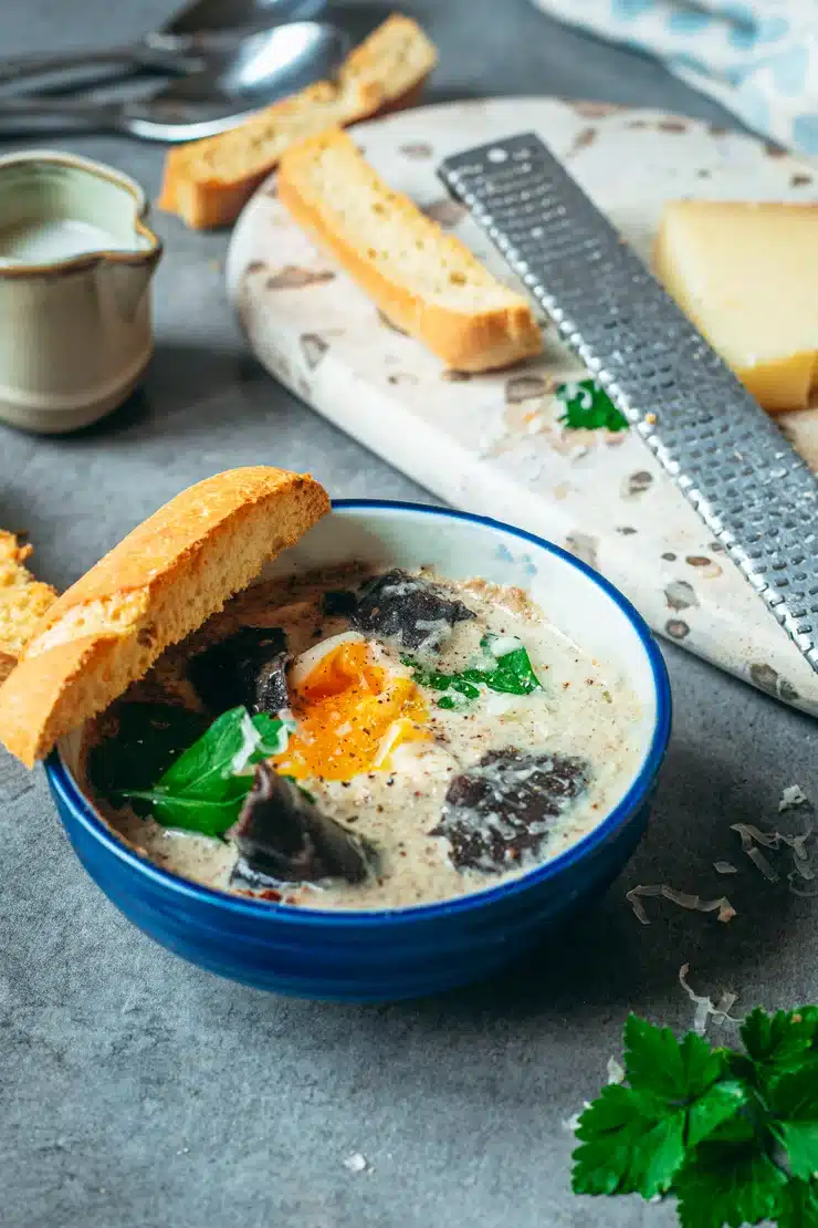 Ceci est une photographie de l'oeuf cocotte truffe et comté-zenglutenfree