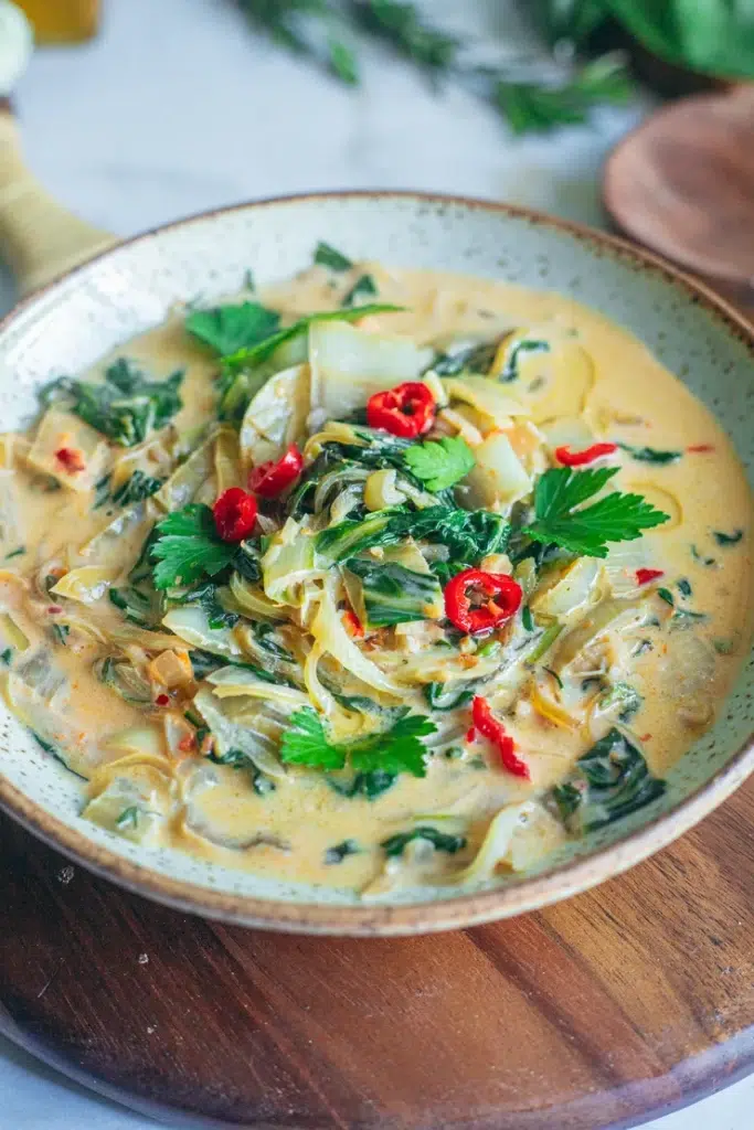 ceci est une photo de curry de blettes au lait de coco