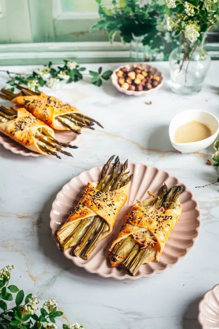 Feuilletés aux asperges vertes sans gluten et fromage de chèvre frais